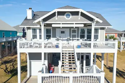 Image de Beautiful Historical Beach House with Gorgeous Views