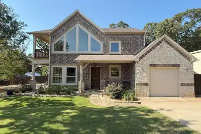 Image de Miller's Cove on Lake Texoma! Luxury Lakeview Home built in 2017!