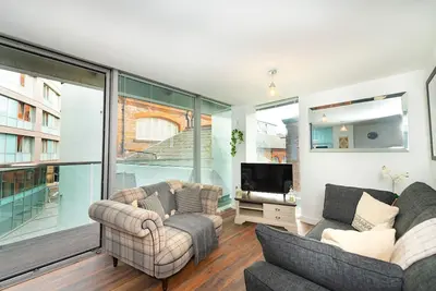 Image de Free Parking, Balcony, Modern, 2 Bed, CityCentre