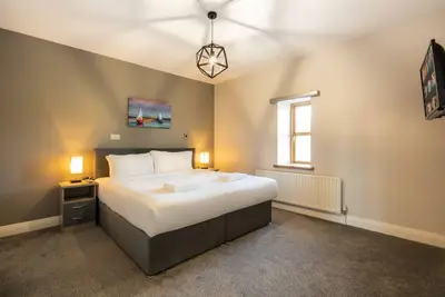 Image de Escape Ordinary at Castle Hume No. 17 ~ 3 bedroom