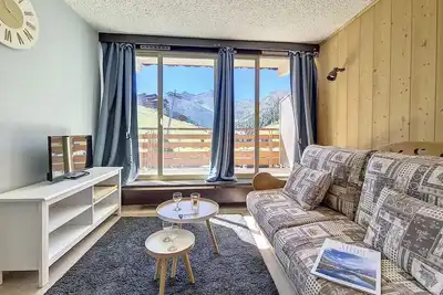Image de Spacieux studio rénové · Ski aux pieds · Balcon exposé sud