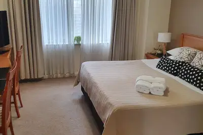 Canberra city unit with pool, gym