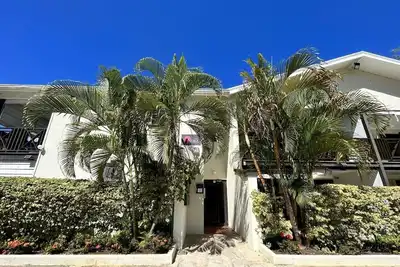 Kerensa, beautiful modern apt, Holetown, close to all amenities