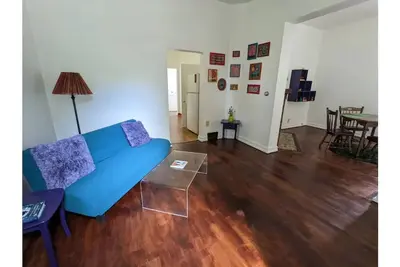 Image de Funky, Fido-friendly flat near downtown Ishpeming.