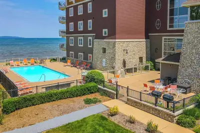 Image de Beachfront Traverse City Resort Condo w/ Pool