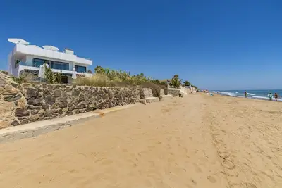 Image de Villa Frontline Beach Costabella - Marbella