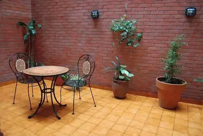 Image de In the heart of Downtown, with patio