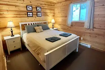 Image de Lakeside Cabin with Shared Hot Tub and Sauna!