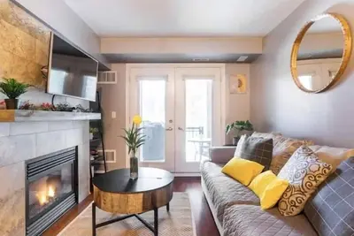 Image de Cozy condo… relax and unwind (seasonal stay- minimum 60 days)