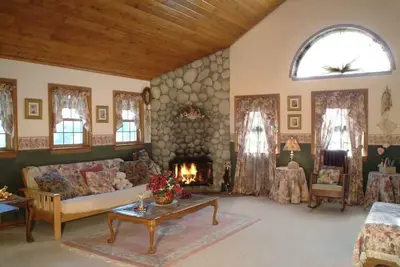 Image de Countryside home with expansive views of the hills and valleys of Julian.