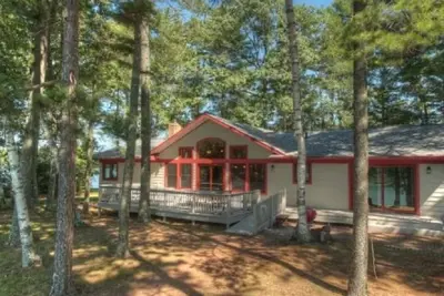 Image de South Point located on Little St Germain Lake