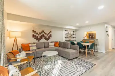 Image de Spacious, Upgraded and Comfortable! Eagle Two Bedroom Retreat!