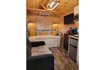 Image de A Zoo for you. Whole house rental at Petting Zoo.