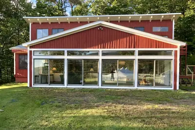 Image de Post & Beam Chalet w\/ Stunning Lake & Mountain Views