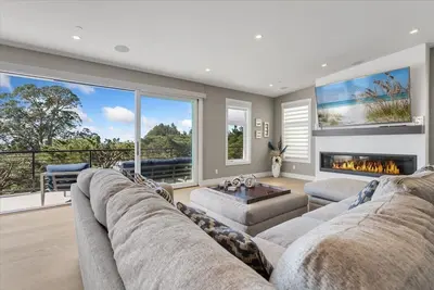Image de Ocean view, Brand new 3000 sq-ft  modern home