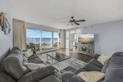 Image de Ocean/Beach Front corner unit condo great views on 8fl. 2200 sqft  Sleeps 12.