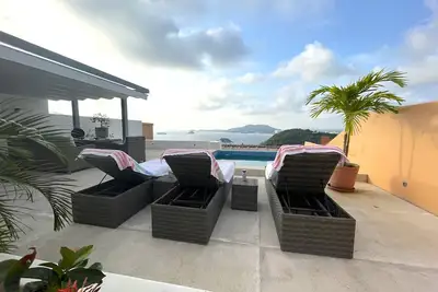Image de Great luxurious penthouse with private roof top pool lounge and spectacular view