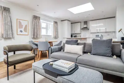 Stylish Marylebone 2br nr Underground, by Blueground