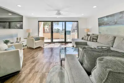 Image de Aegean 211-Gulf-Front Condo with Huge Balcony, Pool & Tennis