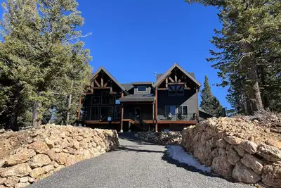 Image de Stunning Luxury Executive Style Cabin 7 Br 4. 5 Ba Hi Speed Wi-Fi