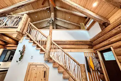 Image de Peaceful Log Cabin – Quick Ride to Red Mt. Trails