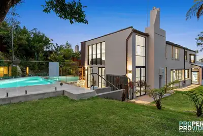 Image de Luxury 5 Bed House with Beach Trails and Pool