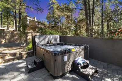 Image de *The Entertainer* Luxury In The Heart of Flagstaff