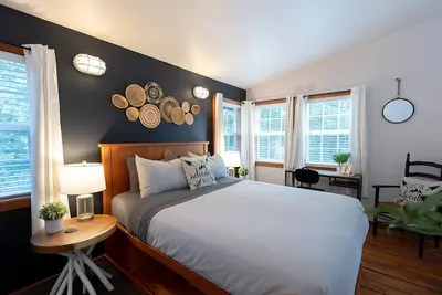 Image de Well-Equipped Loft - Steps to Terrace Beach & Wild Pacific Trail! ⎮ Blue Heron
