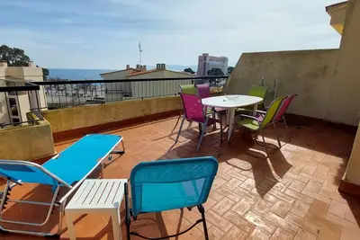 Magnifique attique meublé avec terrasse à 2 pas de la plage - Animaux acceptés