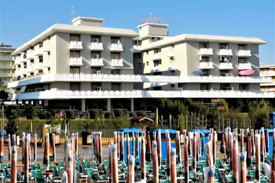 Image de Corso condominium three-room beachfront apartment