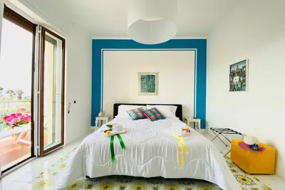 Image de Splendid apt with beautiful sea view in Sorrento center near the beach