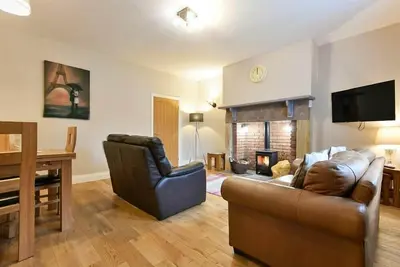 Image de Russet, pet friendly, with open fire in Lucker