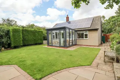 Image de Manor Cottage, pet friendly, with open fire in Embleton