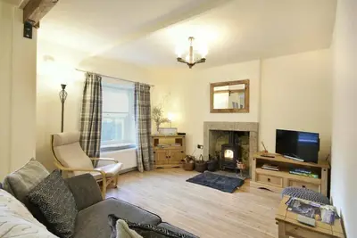 Image de West End Cottage, pet friendly, with open fire in Embleton