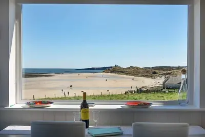 Image de Eastfield, pet friendly, with a garden in Low Newton-By-The-Sea