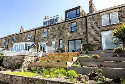 Image de Old Coastguard Cottages, pet friendly, with open fire in Amble