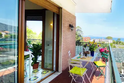 Image de Wonderful family apt with terrace sea view in Sorrento center near the beach