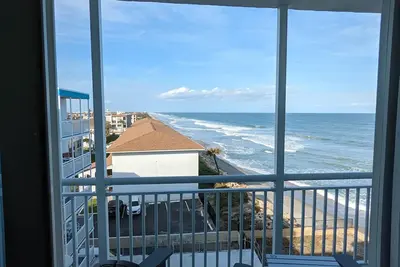Image de Oceanfront 2br with Breathtaking Views next to Patrick Sfb, Satellite Beach