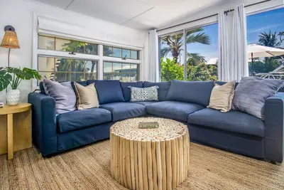 Image de Pelagic Paradise - 3 Br on Canal with great views. Dock & Pool Club included!