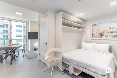 Image de Smart studio design w/pool, gym & coworking onsite