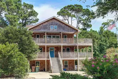 Salty Sunsets: Hot Tub | 2 Kitchens | Pool Access