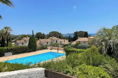 Image de Appartement cosy avec vue mer et piscine