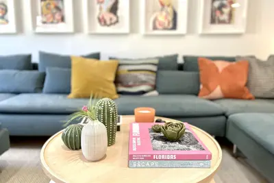Image de Modern and fabulous tropical oasis, central to everything!