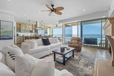Image de Luxury Oceanfront Villa w\/ Resort Style Amenities