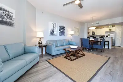 Image de 9th Floor condo at The Palms of Destin with Seasonal Beach Shuttle!