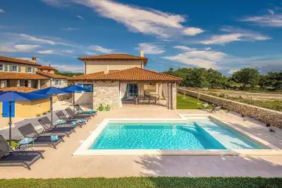 Image de Maison de vacances Kanfanar pour 1 - 8 personnes avec 3 chambres à coucher - Maison de vacances