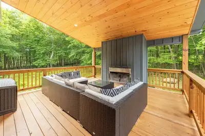 Image de Secluded Chalet w/ Hot Tub & Pool Table