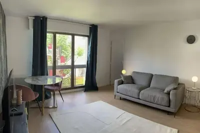 Image de Charmant T1 rénové Neuilly-sur-Seine : Bail mobilité