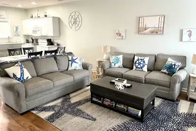Image de Newly renovated, clean & spacious condo