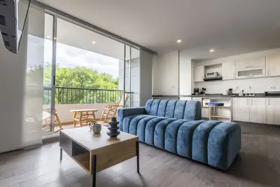 Image de 3 Bed 2. 5 Bath Modern Apartment in Laureles